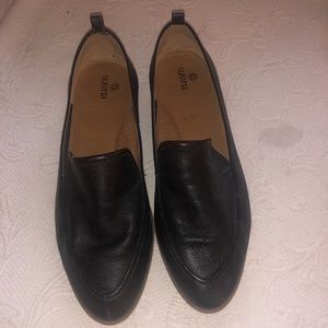 Susina Kellen black loafer almond toe